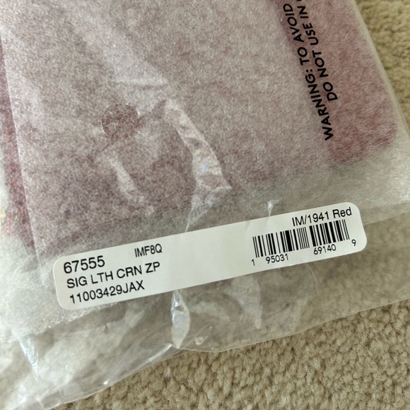 NWT Authentic Coach Corner Zip Wristlet Signature Leather Red - Picture 6 of 7